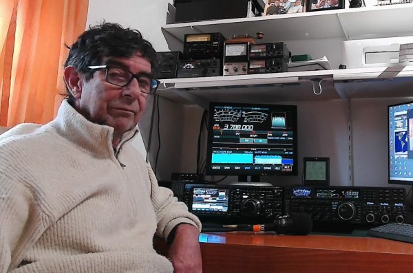 DJ9UN